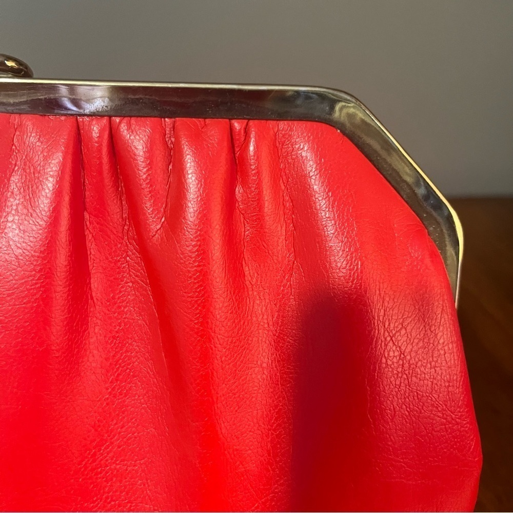 Red and Navy blue reversible vintage clutch purse with gold tone clasp. - Picture 6 of 10